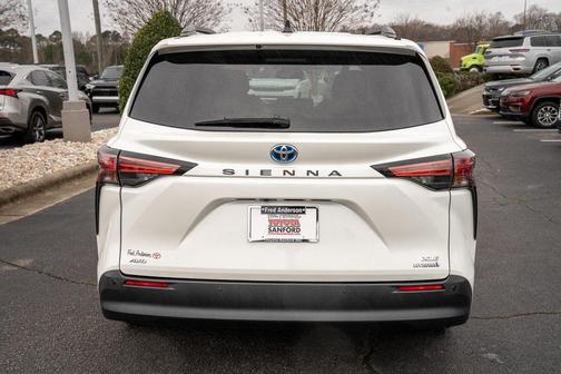 2021 Toyota Sienna XLE 7 Passenger