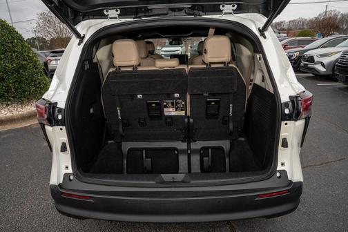 2021 Toyota Sienna XLE 7 Passenger