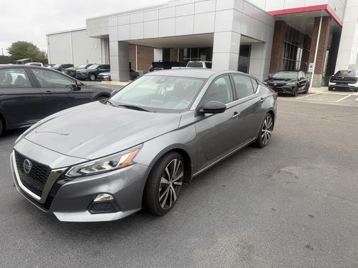 2021 Nissan Altima SR FWD