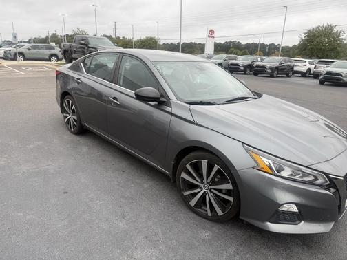 2021 Nissan Altima SR FWD