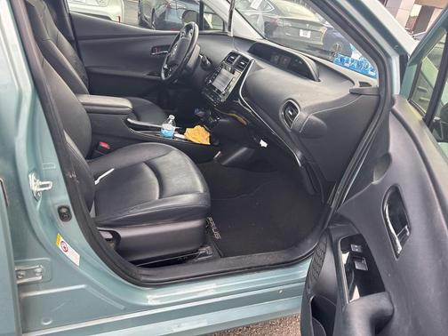 2020 Toyota Prius XLE