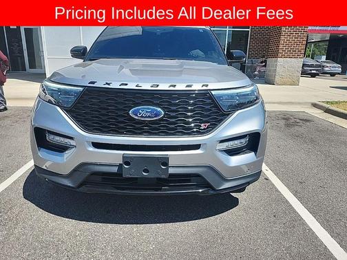ICONIC SILVER METALLIC 2024 Ford Explorer ST