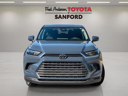 2025 Toyota Highlander LE