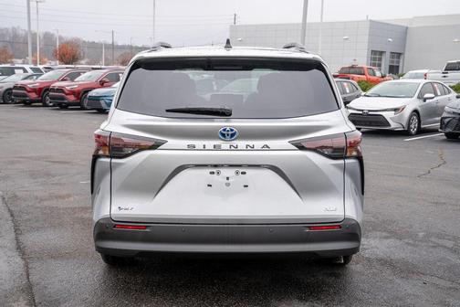 2025 Toyota Sienna XLE