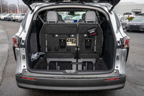 2025 Toyota Sienna XLE