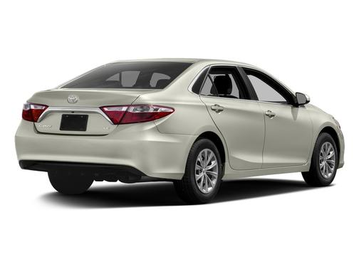 Blizzard Pearl 2017 Toyota Camry XLE