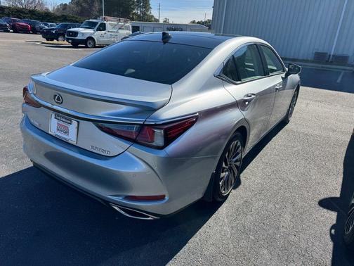 2025 Lexus ES 350 Ultra Luxury