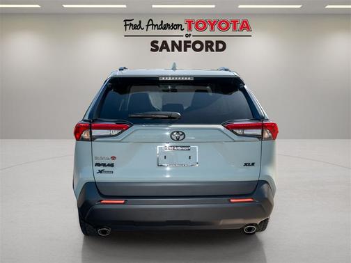 2022 Toyota RAV4 XLE