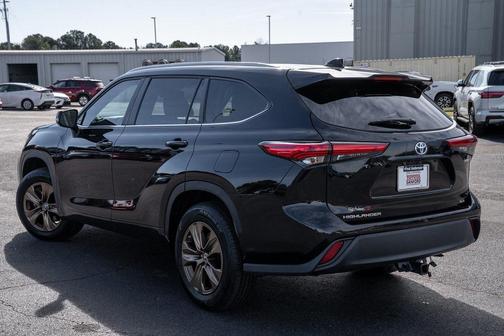 2023 Toyota Highlander Hybrid XLE
