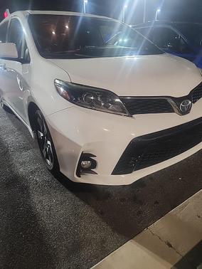 2019 Toyota Sienna SE