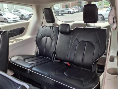 2023 Chrysler Pacifica Hybrid Limited