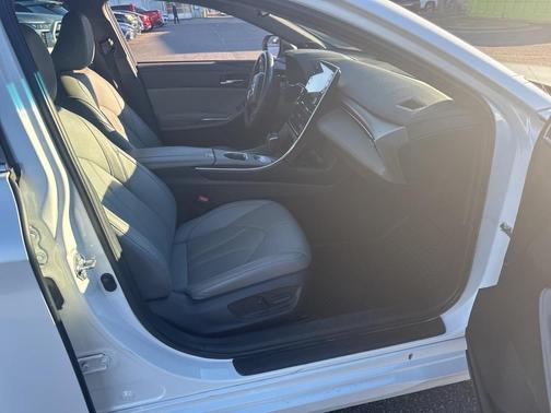 2021 Toyota Avalon Hybrid XLE Plus