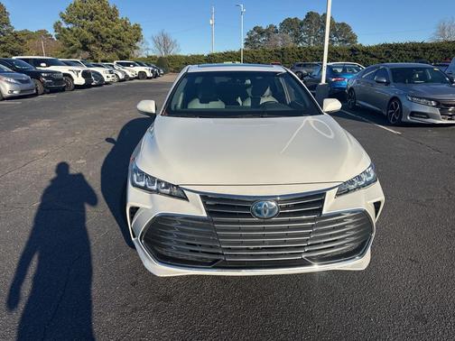 2021 Toyota Avalon Hybrid XLE Plus