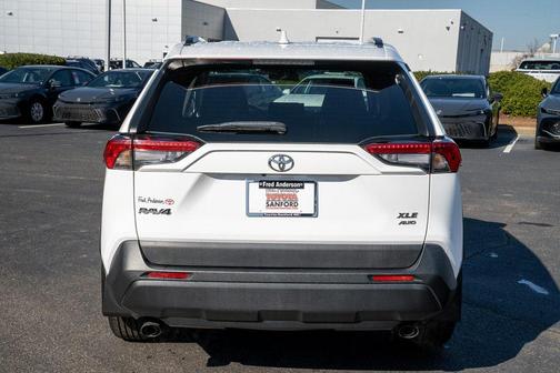 2022 Toyota RAV4 XLE