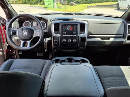 2024 RAM 1500 Classic Warlock Crew Cab 4x4 5'7' Box