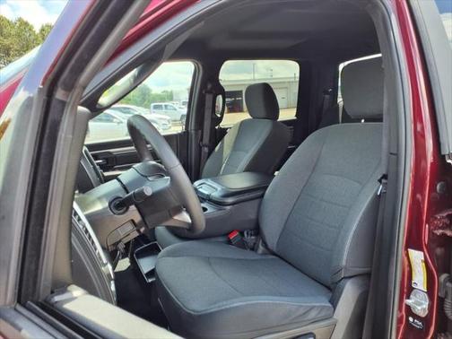 2024 RAM 1500 Classic Warlock Crew Cab 4x4 5'7' Box