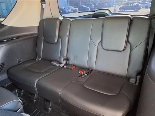 2022 INFINITI QX80 Luxe