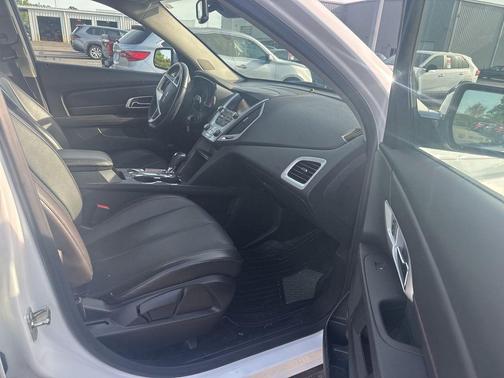 Summit White 2017 GMC Terrain SLT