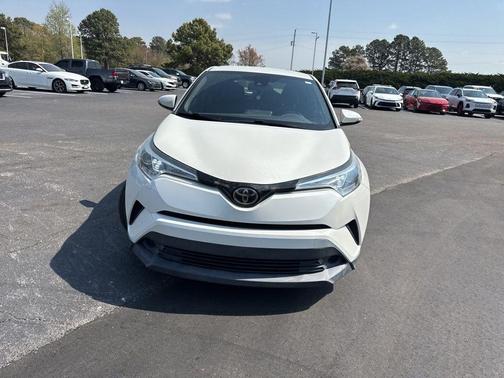 Blizzard Pearl 2018 Toyota C-HR XLE