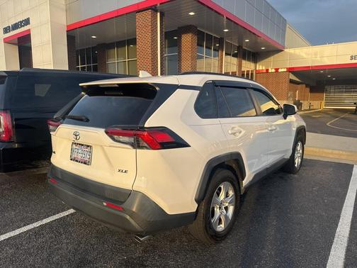 2019 Toyota RAV4 XLE