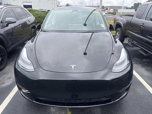 2024 Tesla Model Y Standard Range