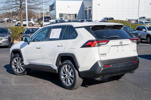 2022 Toyota RAV4 XLE Premium