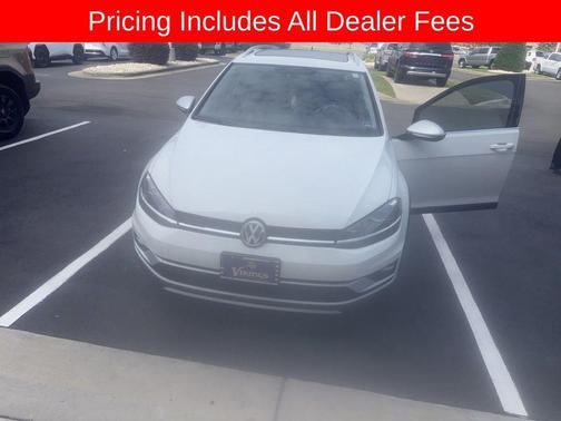 Pure White 2018 Volkswagen Golf Alltrack TSI SE