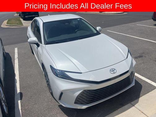 Wind Chill Pearl 2025 Toyota Camry XLE