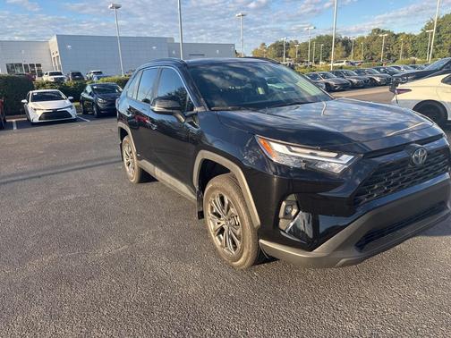 2022 Toyota RAV4 Hybrid XLE Premium
