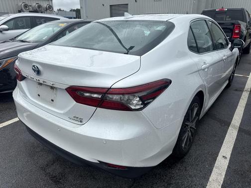 2023 Toyota Camry Hybrid XLE