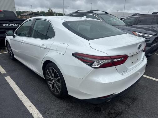 2023 Toyota Camry Hybrid XLE