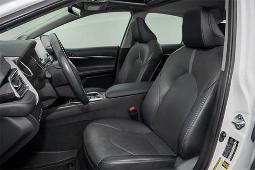 2023 Toyota Camry Hybrid XLE