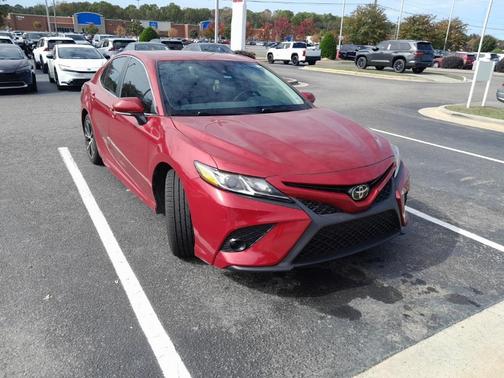 2020 Toyota Camry SE