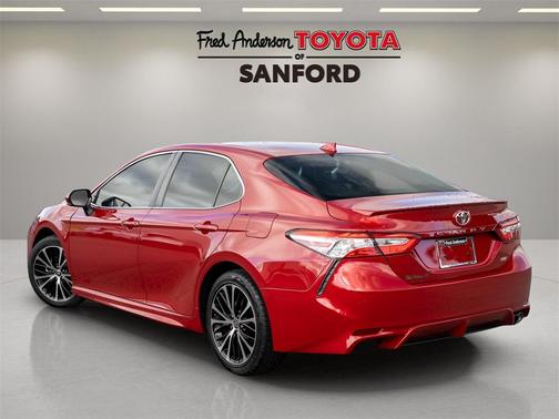 2020 Toyota Camry SE