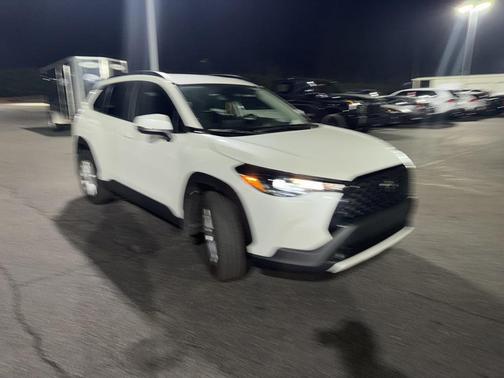 2024 Toyota Corolla Cross LE
