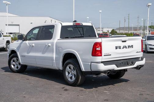 Bright White Clearcoat 2025 RAM 1500 Big Horn/Lone Star
