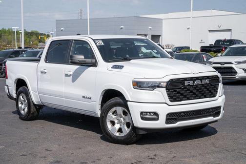 Bright White Clearcoat 2025 RAM 1500 Big Horn/Lone Star