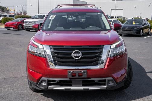 2023 Nissan Pathfinder SL 4WD