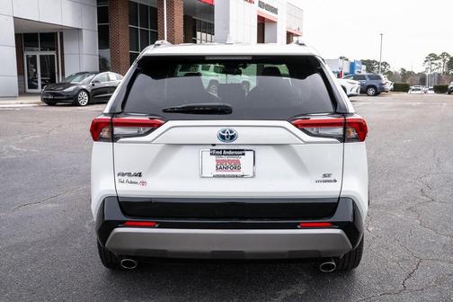 2022 Toyota RAV4 Hybrid SE