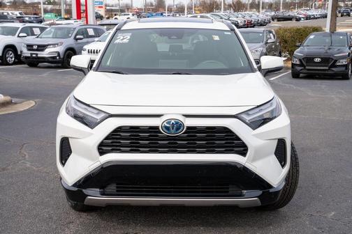 2022 Toyota RAV4 Hybrid SE
