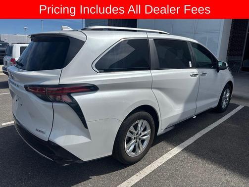 Wind Chill Pearl 2025 Toyota Sienna Limited