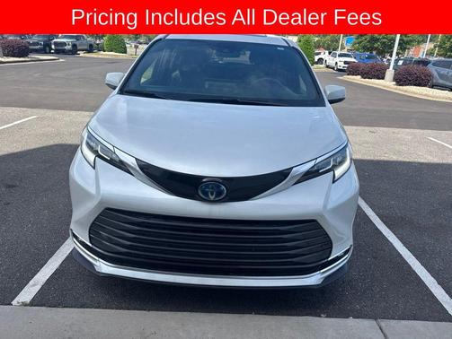 Wind Chill Pearl 2025 Toyota Sienna Limited