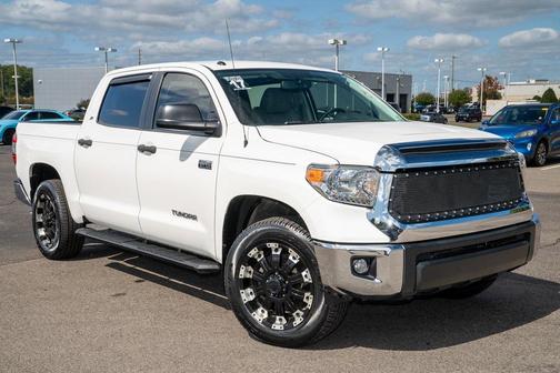 2017 Toyota Tundra SR5