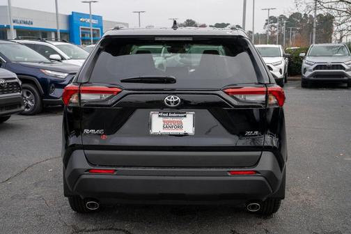 2025 Toyota RAV4 XLE