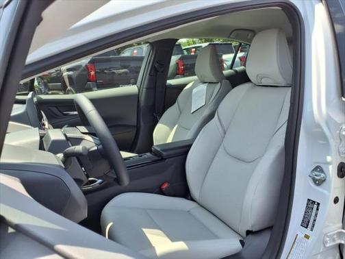 2025 Toyota Prius XLE