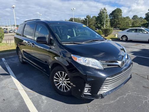 2019 Toyota Sienna XLE Premium