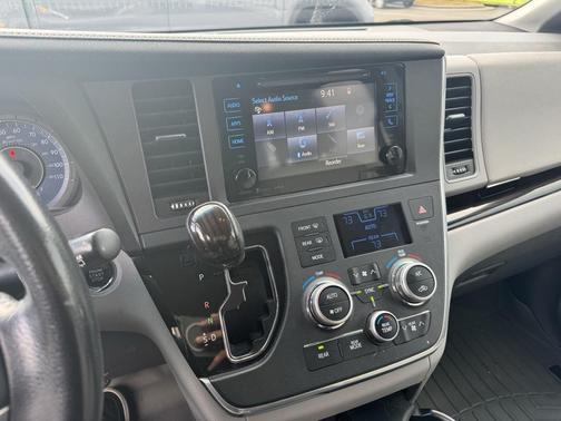 2016 Toyota Sienna XLE Premium