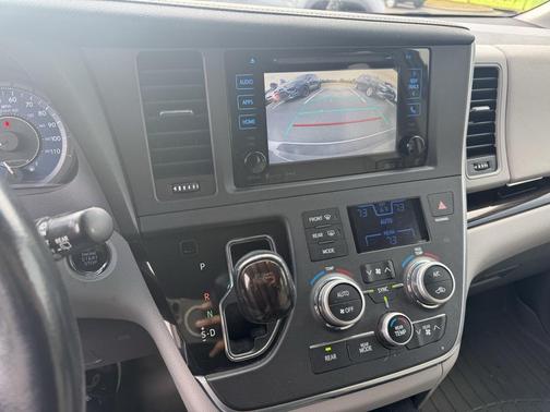 2016 Toyota Sienna XLE Premium