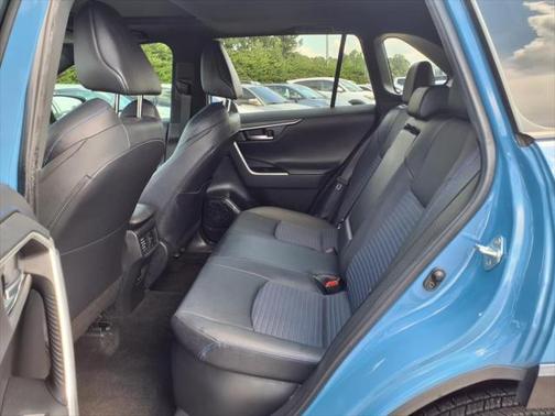 2023 Toyota RAV4 Hybrid SE