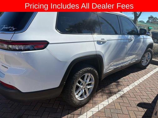 Bright White Clearcoat 2023 Jeep Grand Cherokee L Laredo